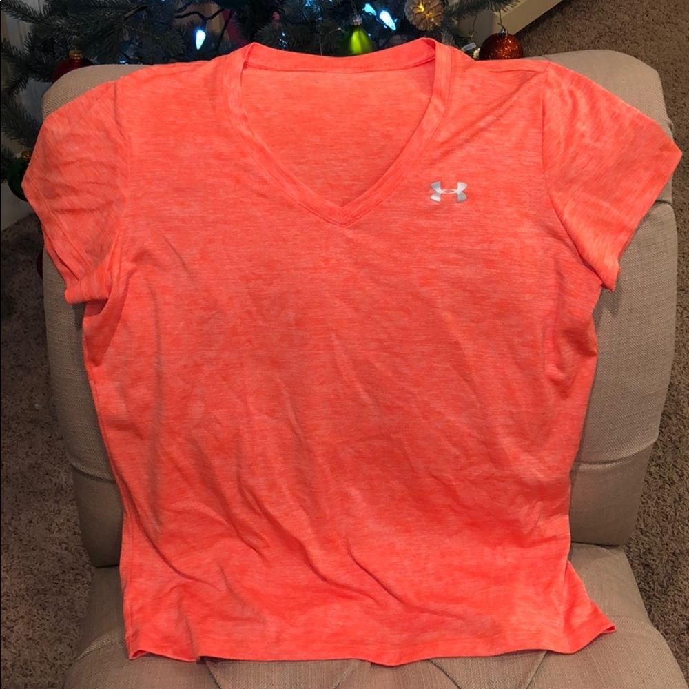 Under Armour V neck size L